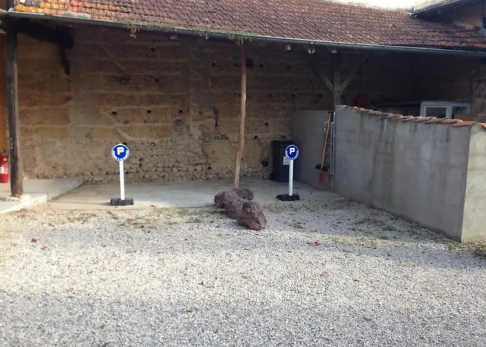 D Hotes The Resid Pérouges